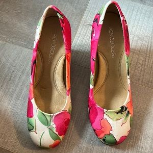 Aerosoles floral 5 1/2 wedges